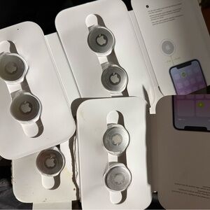 Apple AirTag White individually sold by Apple $39/ech or $99/4 Here $99/7 3free!